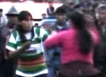 Tradiţie inedită în Peru: Oameni de toate vârstele se bat, la propriu, în ziua de Crăciun (VIDEO)