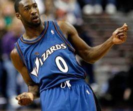Gilbert Arenas a fost suspendat pe termen nelimitat, după ce a adus pistoale în vestiarul echipei