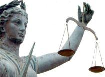 Şi-a dat şcoala în judecată pentru că nu a oprit-o să devină prostituată
