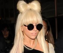 Lady Gaga a anulat un concert, după ce şi-a pierdut cunoştinţa în culise