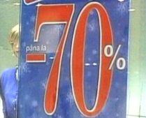 S-a dat startul la reducerile de iarnă. Românii preferă, însă, shopping-ul în afara ţării 