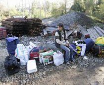 Opt din zece români nu îşi permit o săptămână de vacanţă, 19% - o masă cu carne

