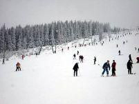 Bucuriile iernii. Zăpada de pe pârtii, numai bună pentru schiori
