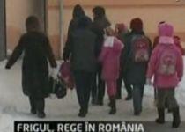 Gerul amână şcoala: Cursurile au început mai târziu la Întorsura Buzăului, din cauza gerului (VIDEO)