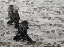 Temperaturi scăzute şi ninsori în următoarele zile. Vezi prognoza meteo de weekend (VIDEO)
