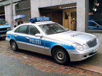 Poliţişti cu tupeu: I-au zdrobit câinele cu maşina în mod voit şi acum îi cer despăgubiri 