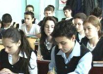 Învăţătorii şi educatorii cu studii superioare vor primi măriri de salariu de 13-14%