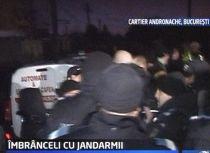Îmbrânceli între jandarmi şi locuitorii din Colentina care ieşiseră în stradă pentru că nu aveau curent