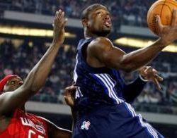 Spectacol şi record: Wade străluceşte la NBA All-Star game, în faţa a peste 100.000 de spectatori (VIDEO)