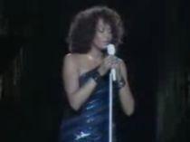 Whitney Houston şi-a dezamăgit fanii la un concert din Australia: "A fost teribil!" (VIDEO)
