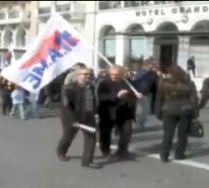 Atena, paralizată de o grevă a taximetriştilor (VIDEO)