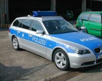 Un german a fost prins în timp ce-şi pregătea doza de droguri pe maşina poliţiei 