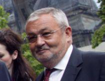 Funcţionarii publici cer demisia ministrului de Finanţe