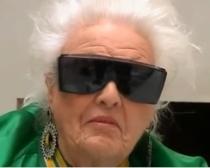 DJ la aproape 70 de ani: O bunicuţă mixează în cele mai cunoscute cluburi din Franţa (VIDEO)