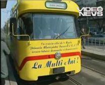 Tramvaiul galben şi plimbarea cu avionul, cadouri de 8 Martie pentru doamne (VIDEO)