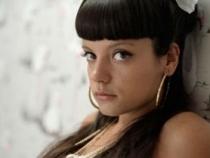 Lilly Allen şi-a oprit concertul din cauza unor bătăuşi: Ar trebui să vă fie ruşine! (VIDEO)