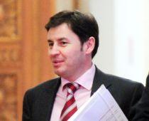 PDL merge în plen cu revocarea şefului Senatului. Puterea are majoritatea, dar Geoană va prezida şedinţa
