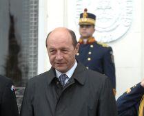 Băsescu, către japonezi: România luptă cu criza dând oameni afară şi crescând productivitatea