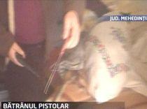 Mehedinţi. Poliţiştii au descoperit patru pistoale, fără acte de provenienţă, în casa unui bărbat de 77 de ani 