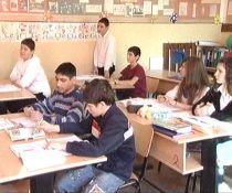 Părinţii vor plăti pentru absenţele copiilor. Cu amendă sau muncă în folosul comunităţii (VIDEO)
