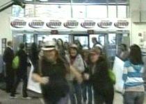 Sute de femei s-au bătut pe rochii de mireasă într-un magazin din SUA (VIDEO)
