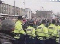 Violenţe între extremişti de dreapta şi antifascişti, în Anglia (VIDEO)
