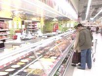 Scumpirile şi banii mai puţini aduc sărbători sărace. Vezi cât costă masa de Paşte