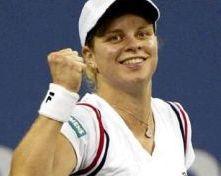 Kim Clijsters trece de Henin în duelul belgienelor la Miami şi va juca finala cu Venus Williams