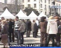 Medicii de familie acordă consultaţii gratuite în Piaţa Revoluţiei (VIDEO)