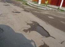 România, ţara gropilor. Imagini cu "craterele" dintre Slobozia şi Giurgiu (FOTO)
