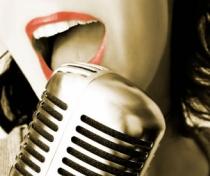 China: Două cântereţe au fost amendate pentru că au făcut playback
