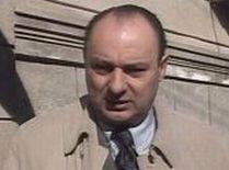 Fostul ministru al Agriculturii, Ioan Avram Mureşan, luat cu ambulanţa din sediul ÎCCJ