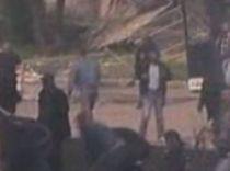 Veteranii de război din Bosnia au luat cu asalt clădirea guvernului, din cauza micşorării pensiilor (VIDEO)