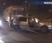 Reşiţa. Un şofer de 20 de ani provoacă un carambol în centrul oraşului (VIDEO)