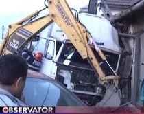 Un tânăr din Bistriţa a murit, după ce a fost strivit de un TIR al cărui şofer a făcut infarct