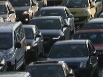 Weekend aglomerat pe şosele şi în gări. Vezi rute ocolitoare spre litoral şi spre munte
