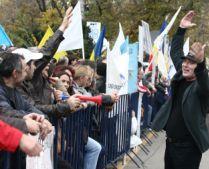 Sindicatele încep protestele. Hossu: Vom stabili dacă vom practica o mişcare de tip Grecia

