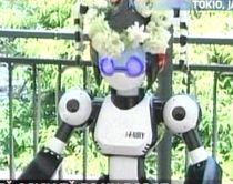 Un robot a oficiat, în premieră, o nuntă în Japonia (VIDEO)