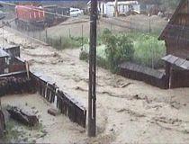 Maramureş. O furtună a îngropat două localităţi în noroi şi gheaţă (VIDEO)