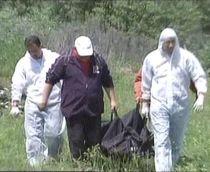 Un bătrân a fost desfigurat, ars şi tranşat pentru pensie (VIDEO)