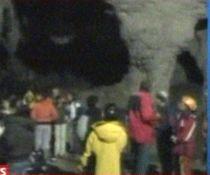 Alba. Trei persoane, blocate într-o peşteră, au fost salvate după 16 ore (VIDEO)