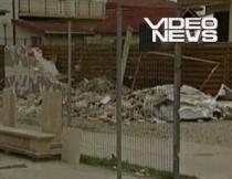 Dorel se întoarce: Muncitor bucureştean, prins sub construcţia pe care încerca să o dărâme (VIDEO)
