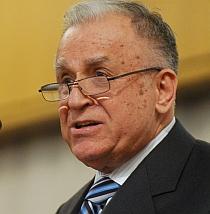 Iliescu: Băsescu s-a substituit Executivului- guvernul nu are nimic de spus