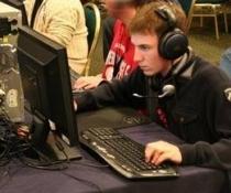 A înjunghiat un tânăr pentru că îi omorâse personajul din Counter Strike 