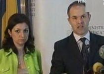 Ministrului Funeriu i se suflă ca la şcoală (VIDEO)