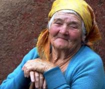 Un primar rus a bătut o bătrână pentru că nu i-a deschis uşa mai repede