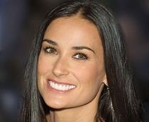 Demi Moore, plătită cu două milioane de dolari pentru a-şi publica memoriile