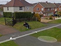 Tineri surprinşi pe Google Maps în timp ce făceau sex pe stradă - FOTO