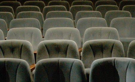Cenzură la teatru? Autorul unei piese susţine că a fost abandonată pentru că personajul semăna cu Băsescu