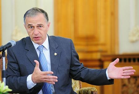 Geoană: Aş fi colaborat dacă mi s-ar fi spus că FMI vrea decizie rapidă legată de moţiunea de cenzură 